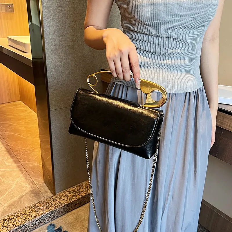 Paper Personalized Clip Bag Shoulder Handbag For Woman Trendy Versatile Crossbody Chain Handheld High-Quality Messenger Luxury