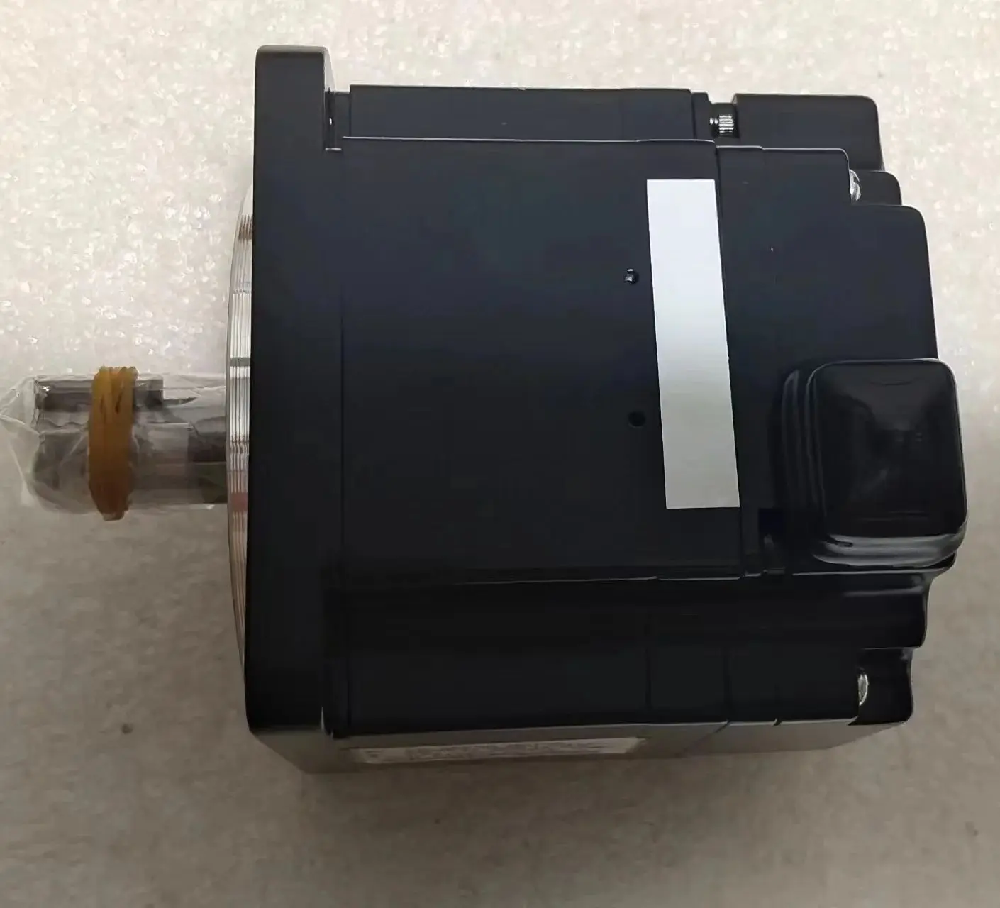 

SGMPS-04ADK-HA12 New Servo Motor