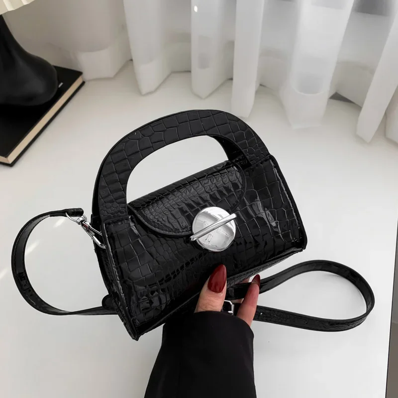 Patent Leather Small Handbags Women's 2024 New Niche Glossy Square Fashion Advanced Texture Shoulder Messenger Bag