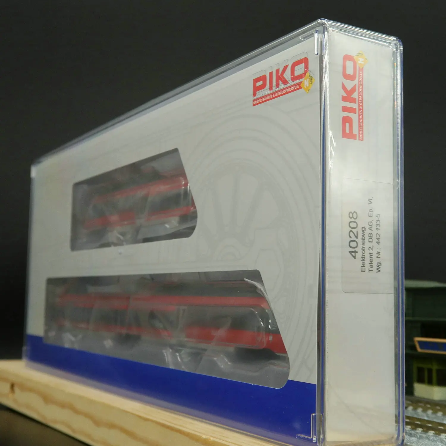 PIKO Train Model N Type 1/160 40208 DB Modern TALENT Intercity