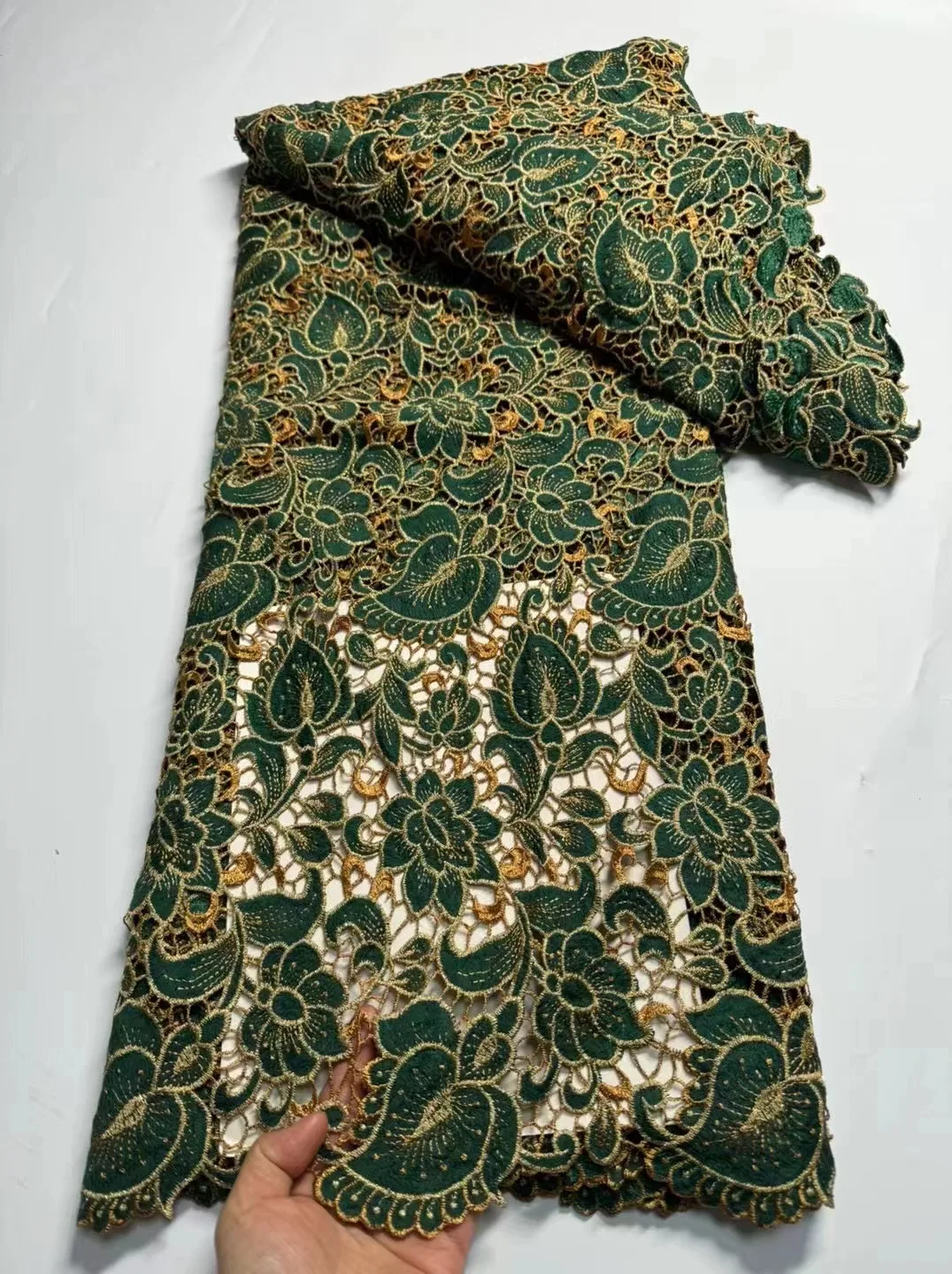 

African Lace Fabric 2024 High Quality New Nigerian Flower Tulle Polyester Lace Fabric Guipure Lace for Wedding Party Dress A02