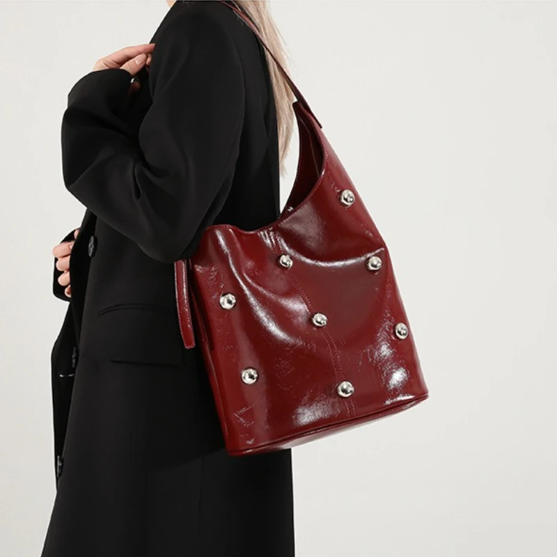 Punk Style Embellished Double-Faced Round Rivet Inlaid Niche Luxury Bucket Bag Chic Lady Underarm Large Capacity Shoulder Bag