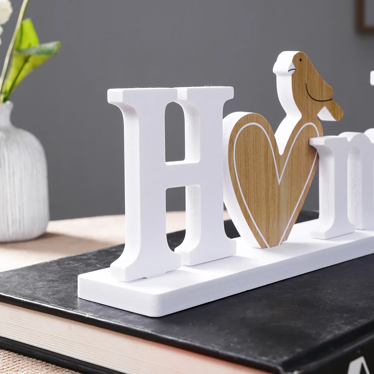 1PC, a simple heart-shaped bird HOME letter-shaped decorative item, an indoor desktop decorative letter board