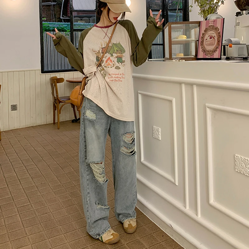 Рисунок 6 - Женские потертые джинсы 2024