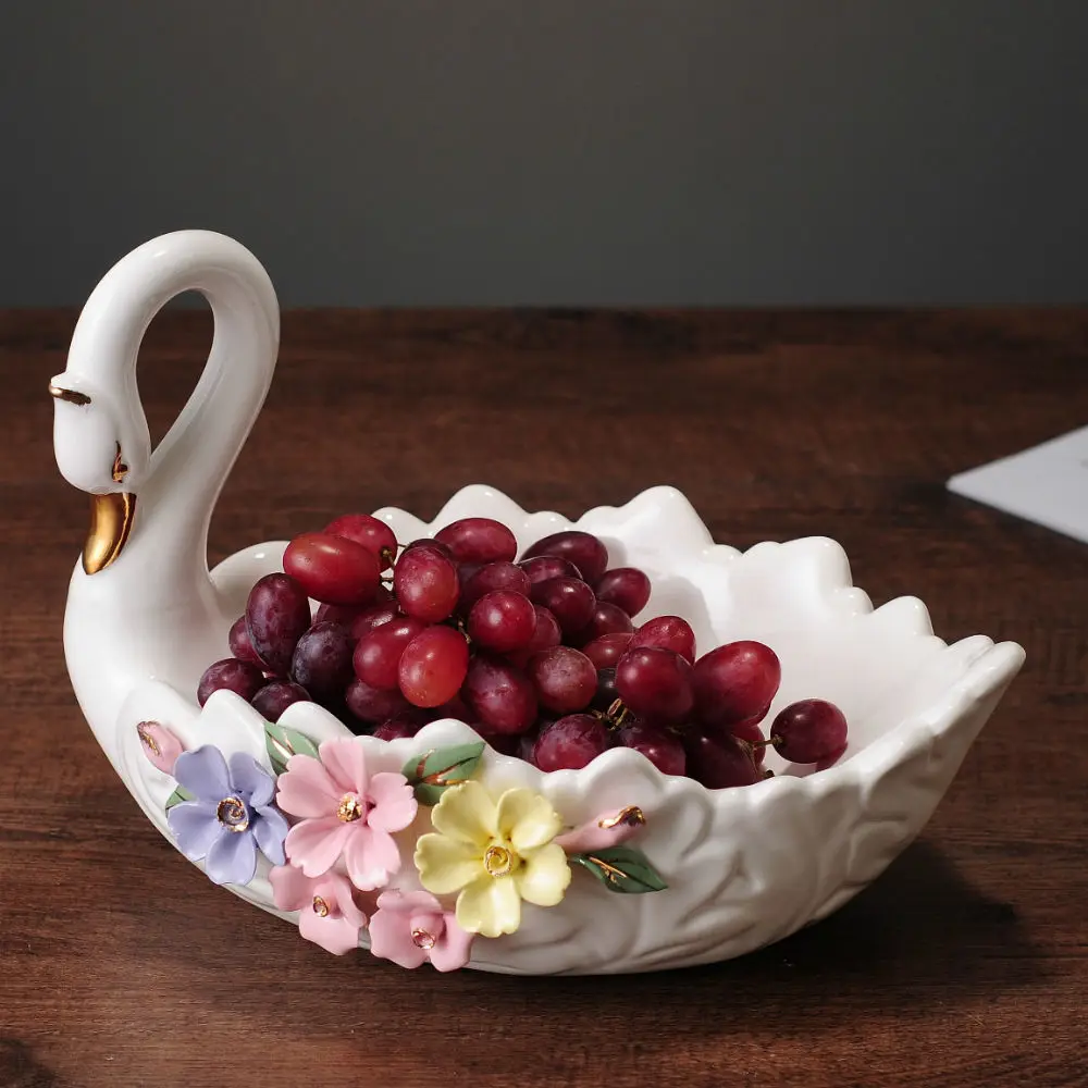 

Swan Fruit Tray Creative Living Room Table Candy Storage Swan Ashtray Dry Fruit Box Wedding Gift Ceramic European Swan Ornaments