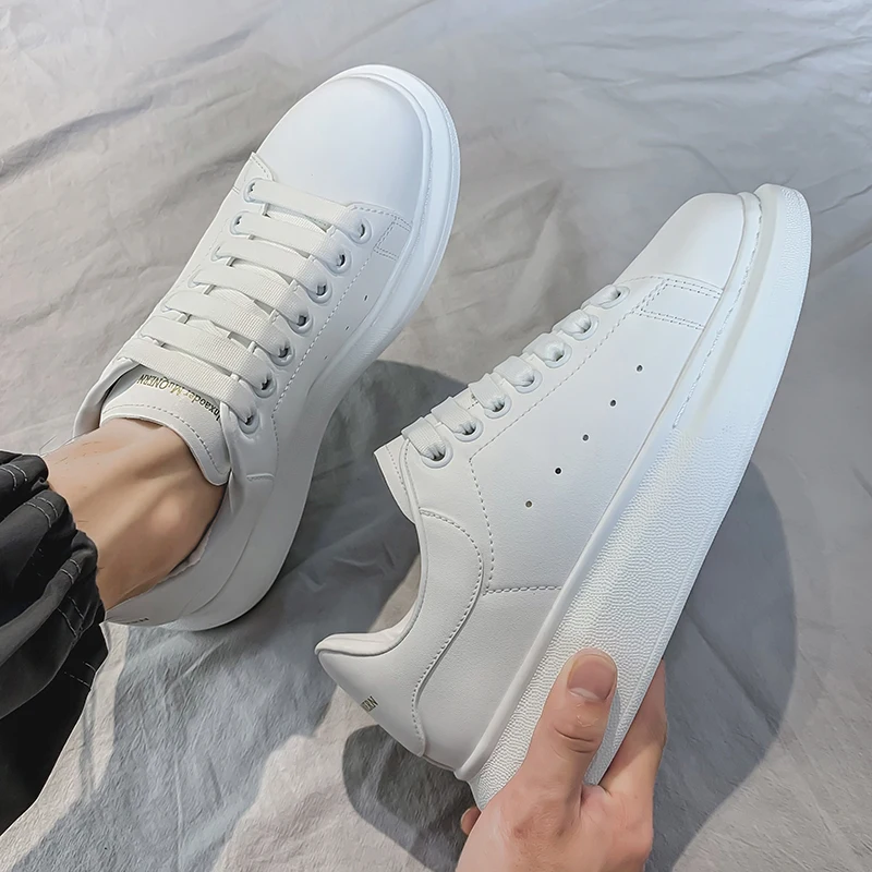 Fashion Men Skateboarding shoes Casual Sport Shoes Platform Sneakers Outdoor Breathable White Running Shoes Women Tennis