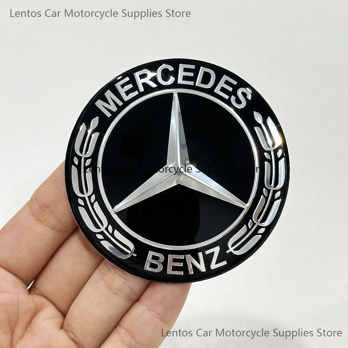 Рисунок 3 - Колпачки на ступицу колеса автомобиля