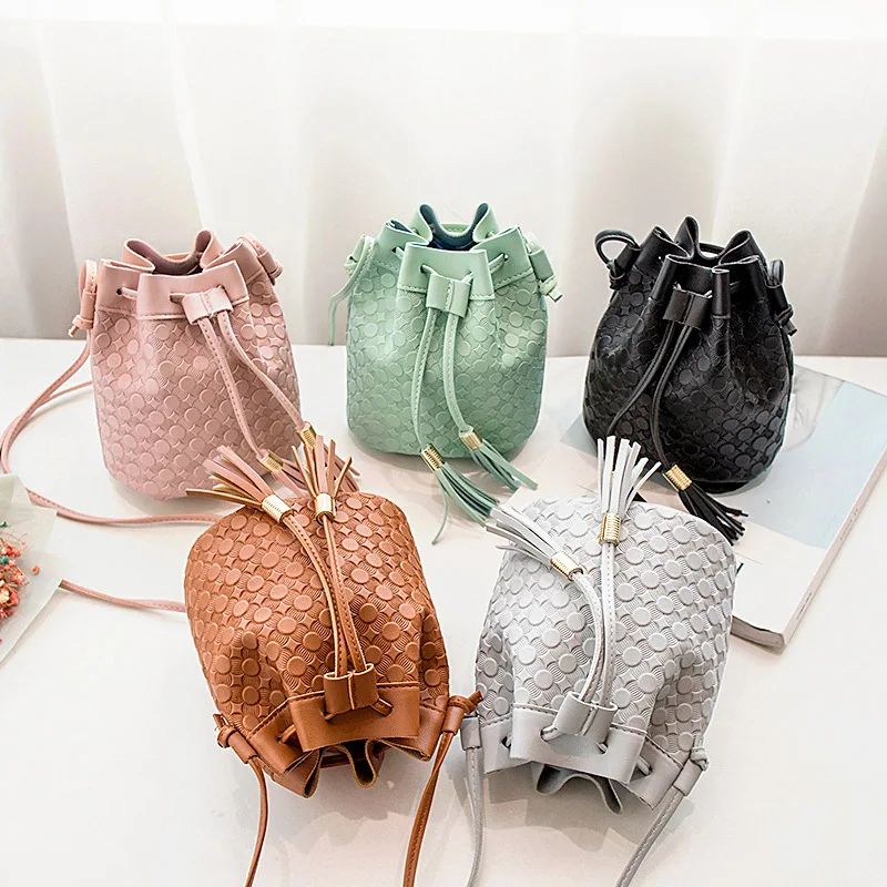 

Women's bag embossed double flow Su bucket Korean version new cross shoulder change bag