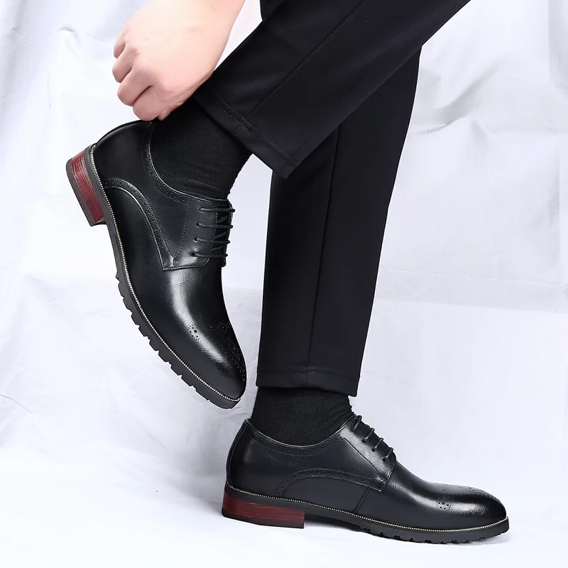 Men Pointed Leather Shoes Brogue Business Derby Shoes Wear-resistant Rubber Sole Breathable Casual Lightweight Men Loafers