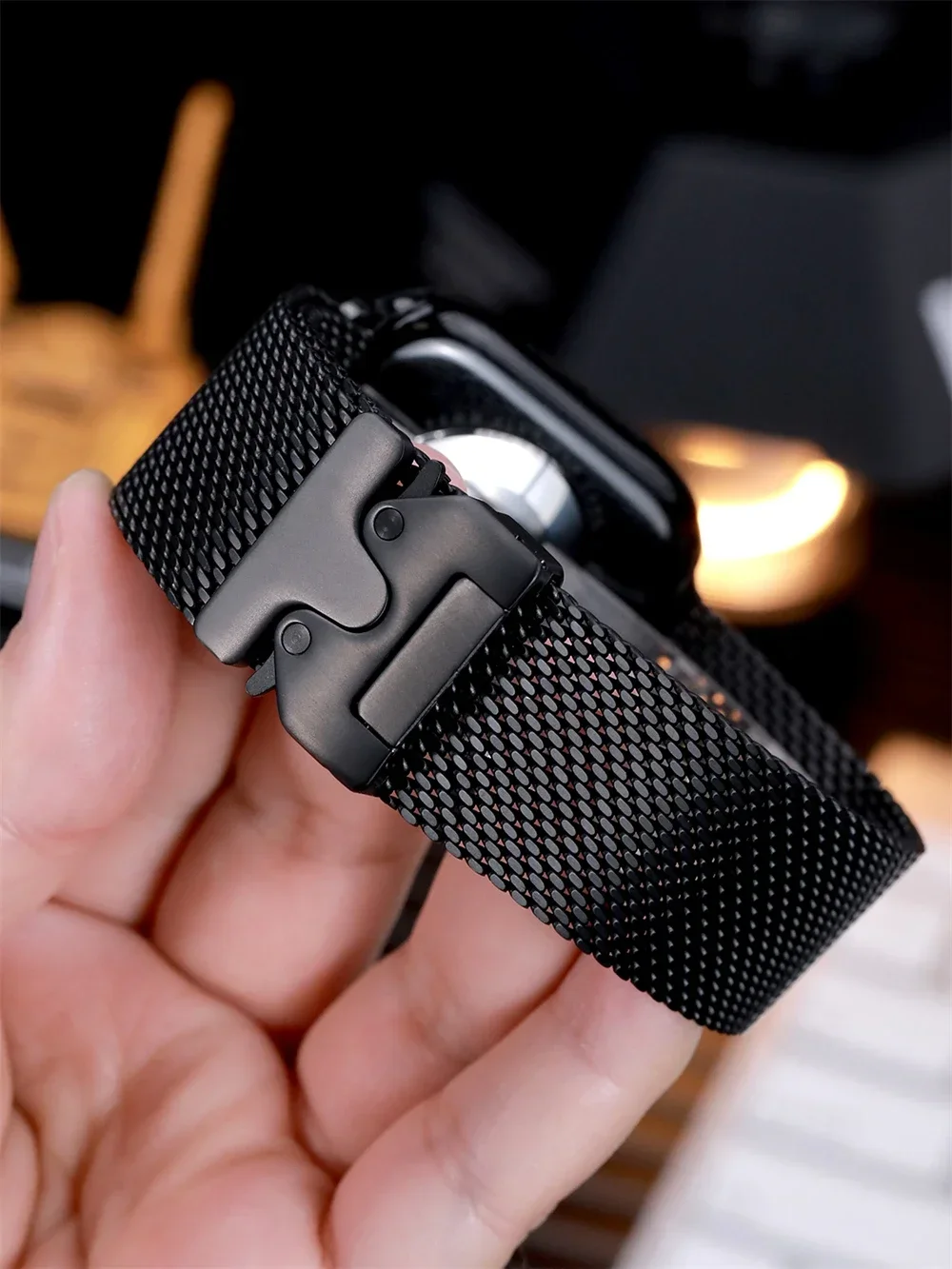 Apple Watch Milanese Loop Image 17