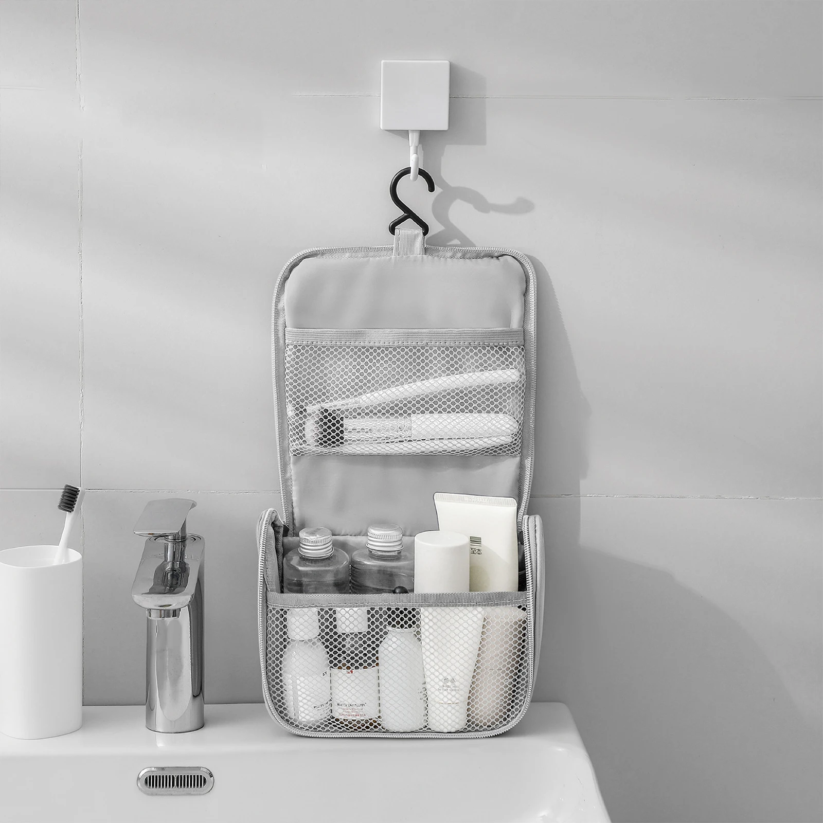

Hanging Toiletry Bag Portable Travel Makeup Cosmetic Bag Toiletries Organizer Kit Water Resistant Bathroom Wash Bag