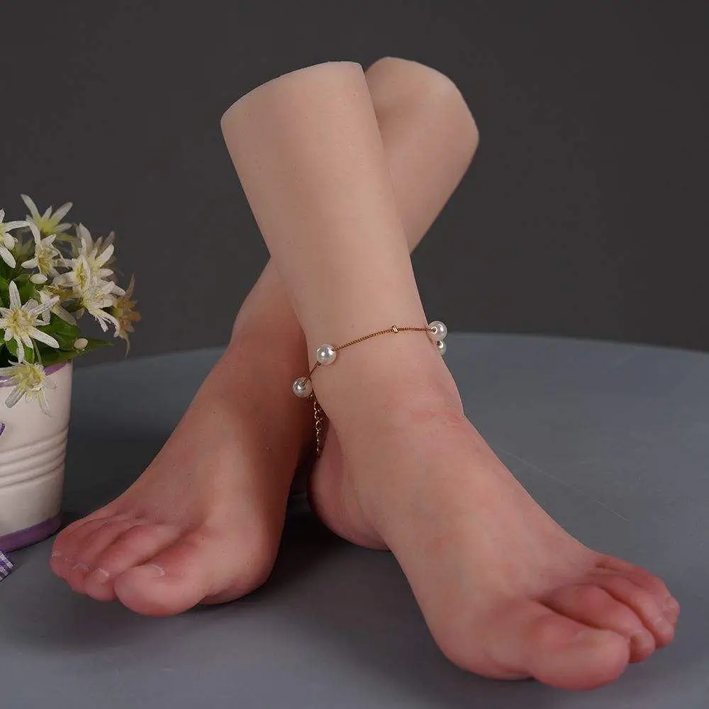 

Lifelike Silicone Feet With Bone Female Model Foot Display Jewelry Sandals Socks Art Collection with Nails a Pair of Feet