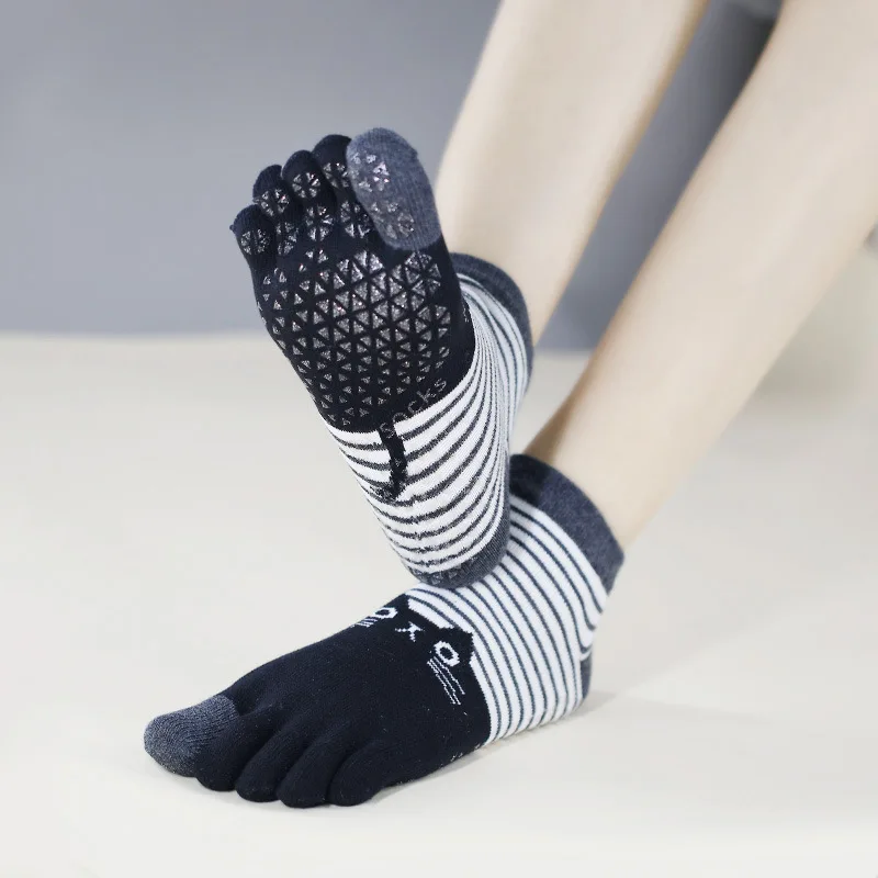 Full Toe Yoga Socks Women Cotton Cat Cartoon Silicone Non-slip 1/4 Crew Five Toes Pilates Socks 9 Sd70ca6169e0347c49b40dc9c55b8281dr