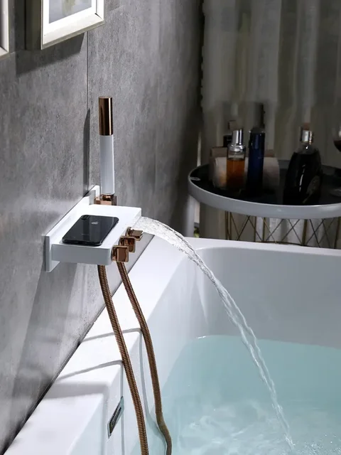 ก๊อกน้ําอ่างอาบน้ําชุดห้องน้ําติดผนังสีขาว Rose Gold ทองเหลืองขนาดใหญ่แผ่นอ่างอาบน้ําน้ําตกชุดฝักบัวใหม่ 3