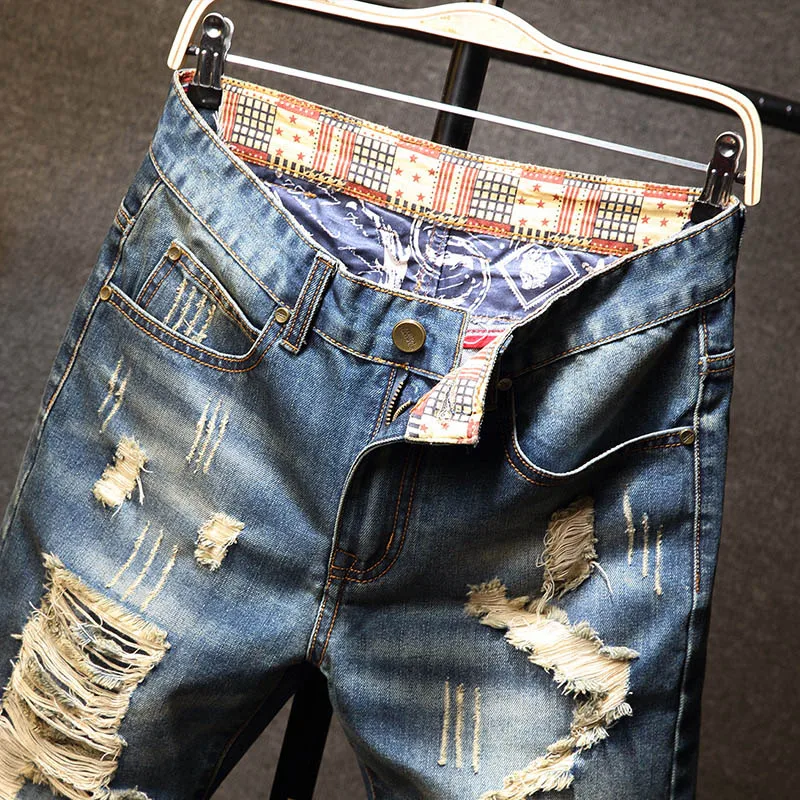 Men's Ripped Short Jeans - Side Close-up