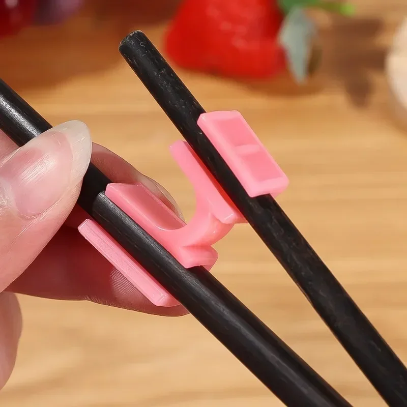 12/1PCS Chopstick Helpers Reusable Training Chopsticks Hinges Connector Plastic Chinese Chopstick Holder for Beginner Trainers