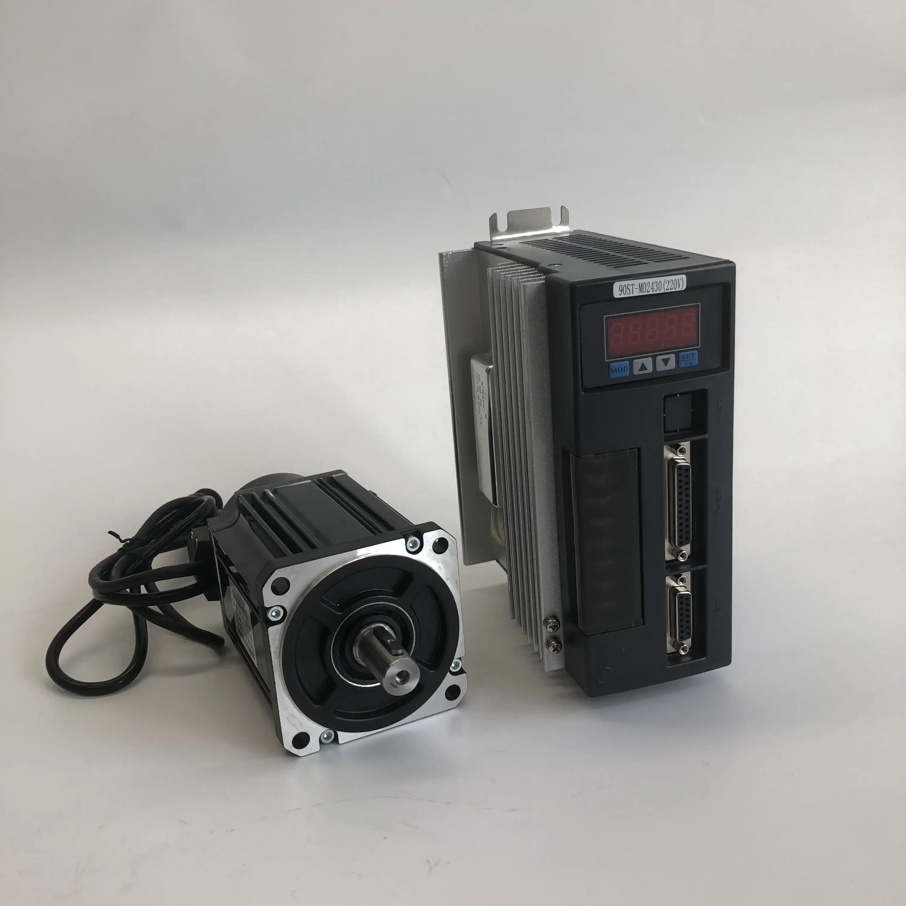 2x 180ST-M35015 380V Servo Motor + 2 x AASD Driver