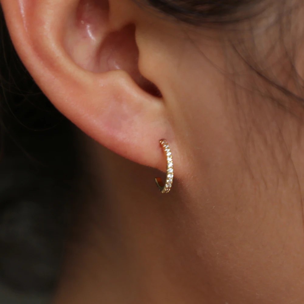 How to Style Single Earring on Your Cartilage?