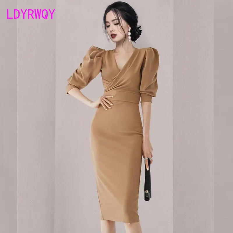

Dress 2023 summer new celebrity temperament V-neck slim show slim hips