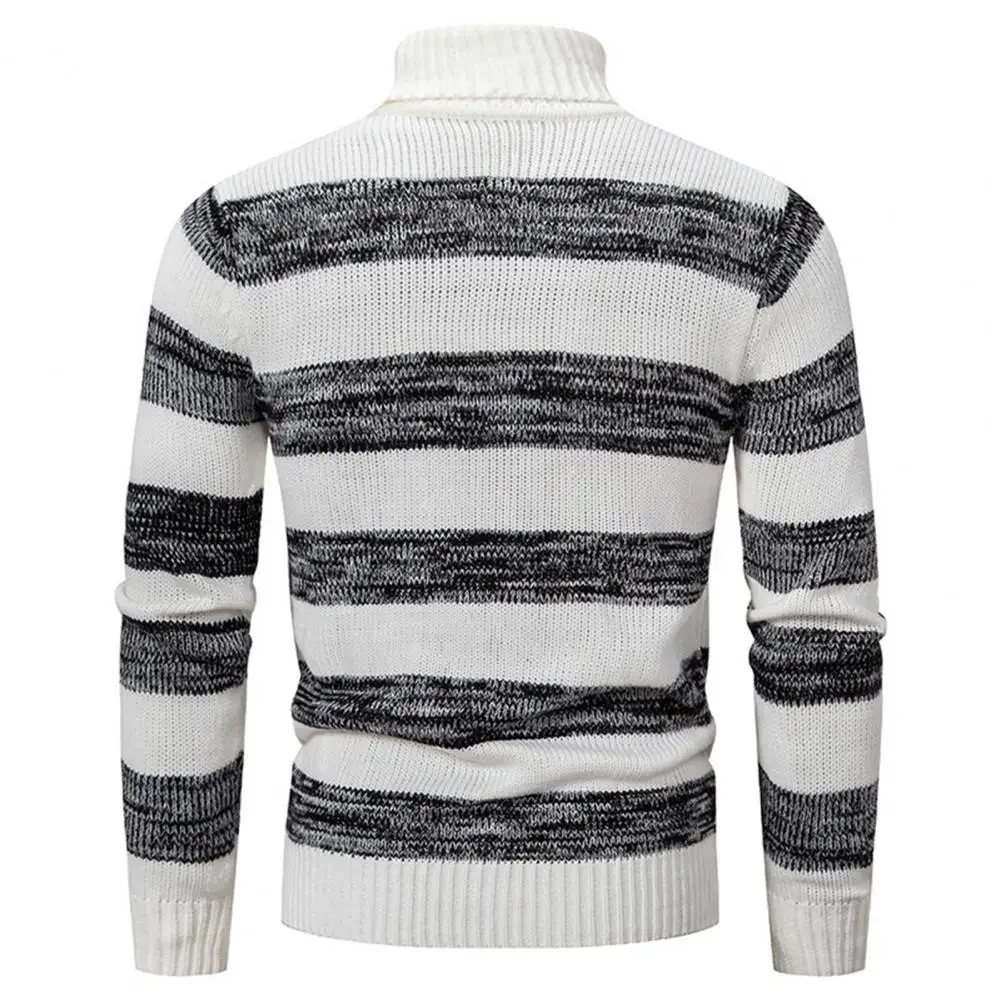

This sweater is contrast color, very versatile and suitable as a base layer