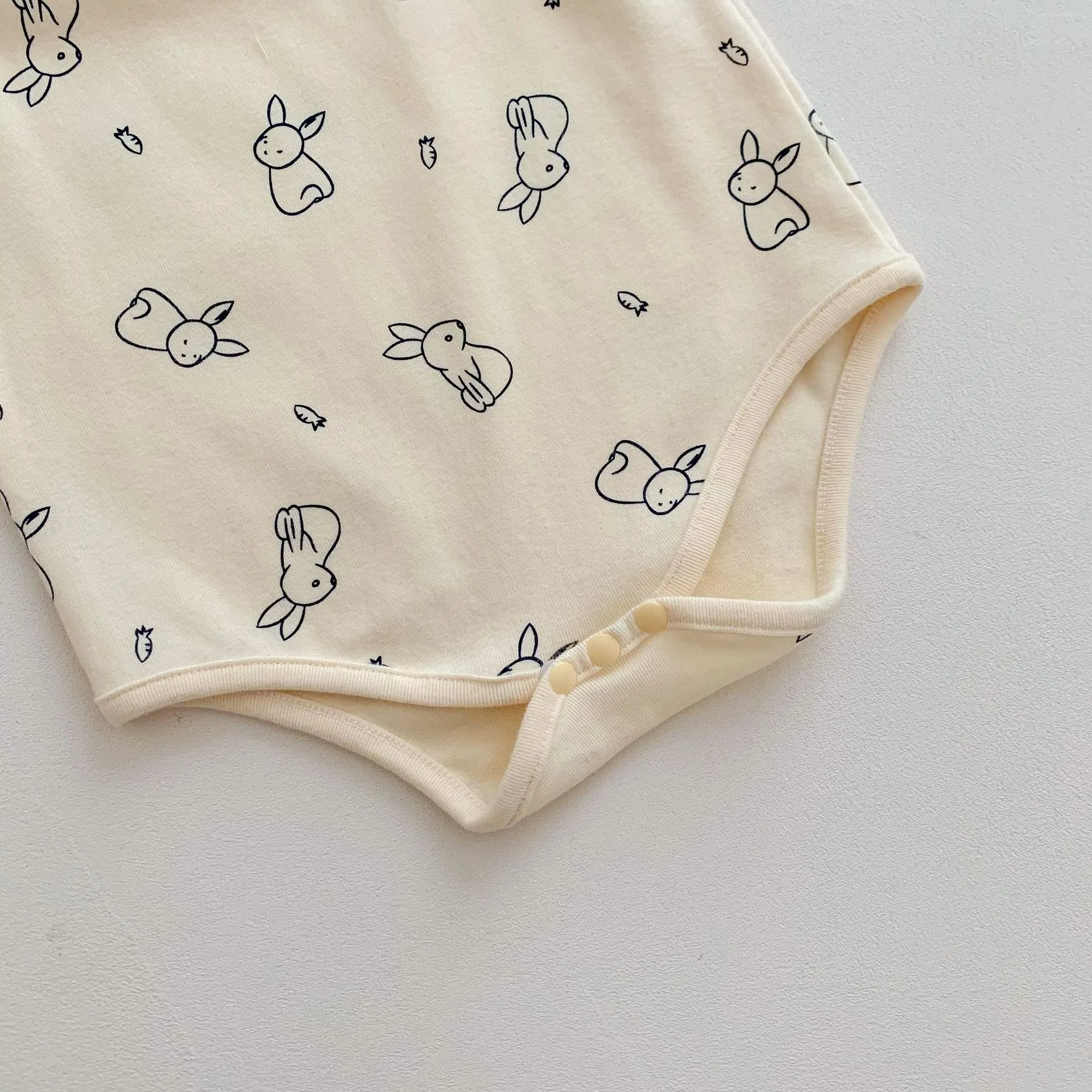 Ircomll 2-teiliger Sommer-Strampler für Babys, Jungen und Mädchen, ärmellos, mit Knöpfen, lässiger Overall für Neugeborene, Einteiler, Krabbelanzug – Detail 9