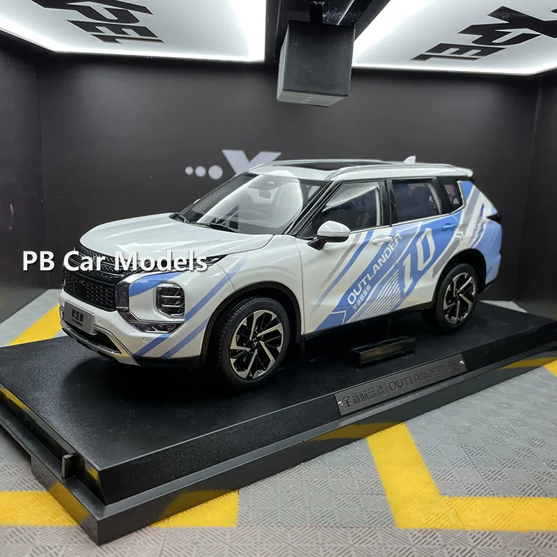 

GAC Original Factory Car Model 1:18 Outlander 2023 Alloy Simulation Car Model