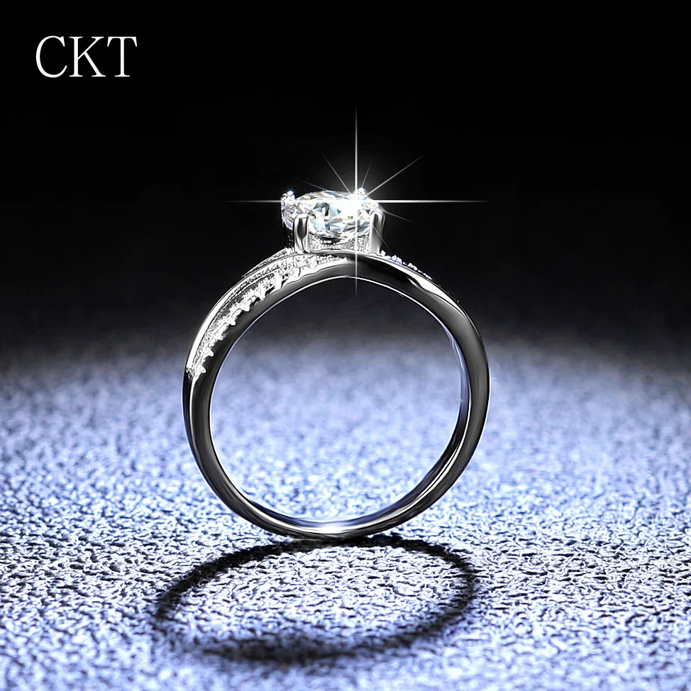 Stunning Platinum PT950 Rings with 1 Carat D Color Moissanite Diamond and Baguette Diamonds for Women Jewelry for Women