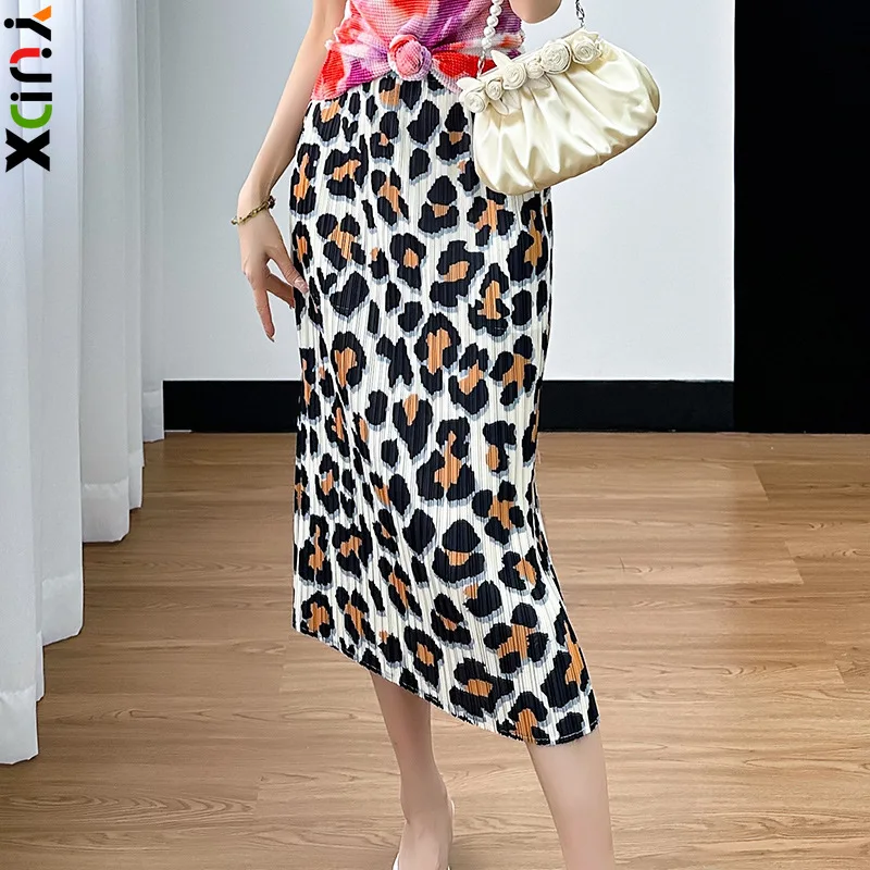 

Плиссированная Женская юбка YUDX, Новинка лета 2024, Стильная приталенная модная юбка средней длины с принтом и завышенной талией, с разрезом