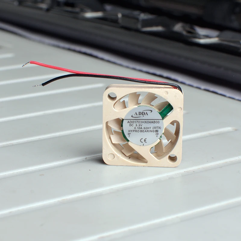 AD01703HX04AB00 1704 1.7 cm ̴ ð  3.3 V 0.10