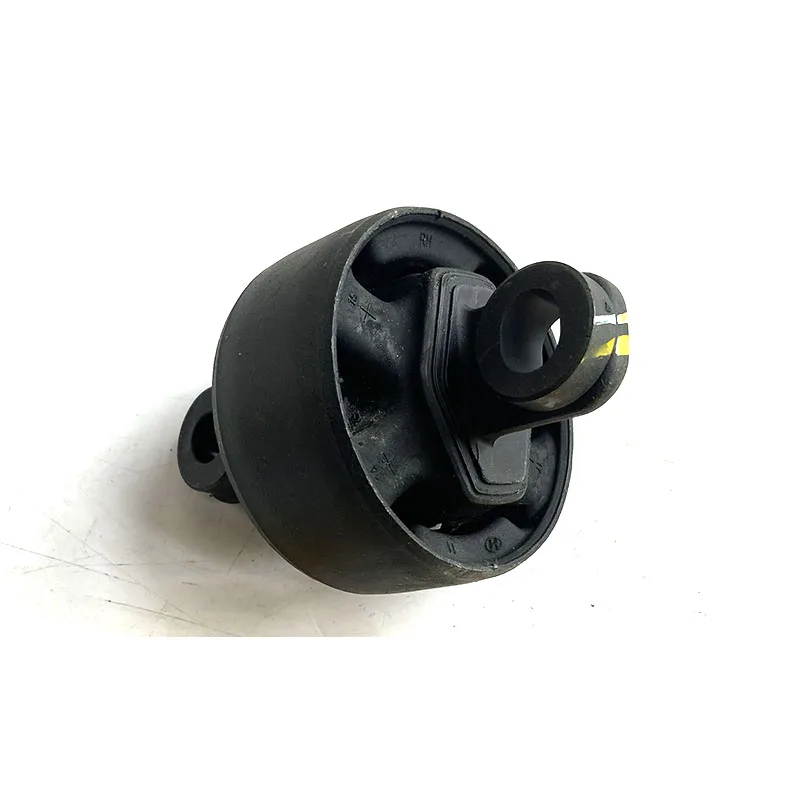 NBJKATO Genuine Rear Lateral Control Arm Bushing 55274-3W000, 55275-3W000 For Hyundai Tucson IX35 Kia Sportage control arm bushings kit