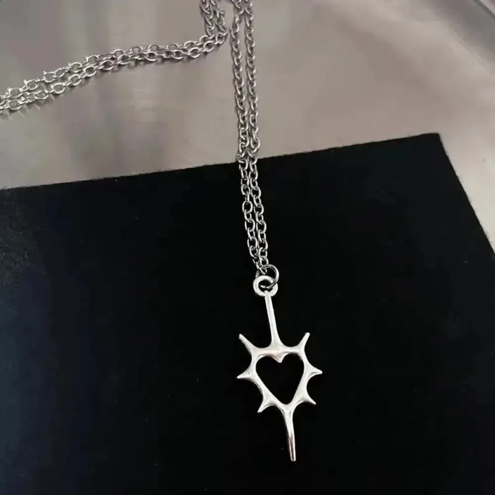 Y2K Punk Spiral Heart Star Tooth Pendant Necklace Set Silver Tone Chain Necklaces for Women E-girl Grunge Aesthetic 3