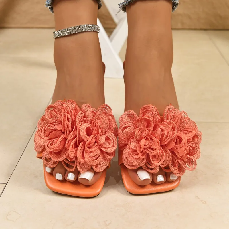 Neue Sommer-Damen-Slipper mit eckiger Zehenpartie, luxuriöse, floral verzierte flache Sandalen, modische, niedrig geschnittene Hausschuhe – Detail 37