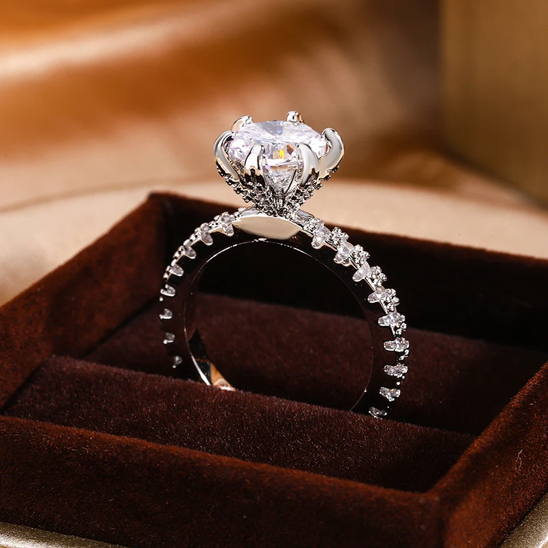 Bague Plaque Or Jaune Avec Zircon Facetté Et Brillants - Taille 54,5 - Style Solitaire XXe Siècle - Occasion