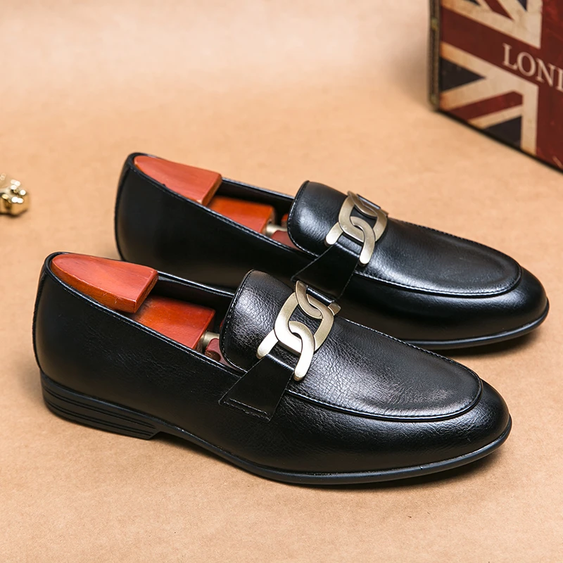 Italian Fashion Leather Shoes Moccasins Men Casual Man Shoe Business Male Formal Pointed Fashion Wedding Black Skin leather shoes