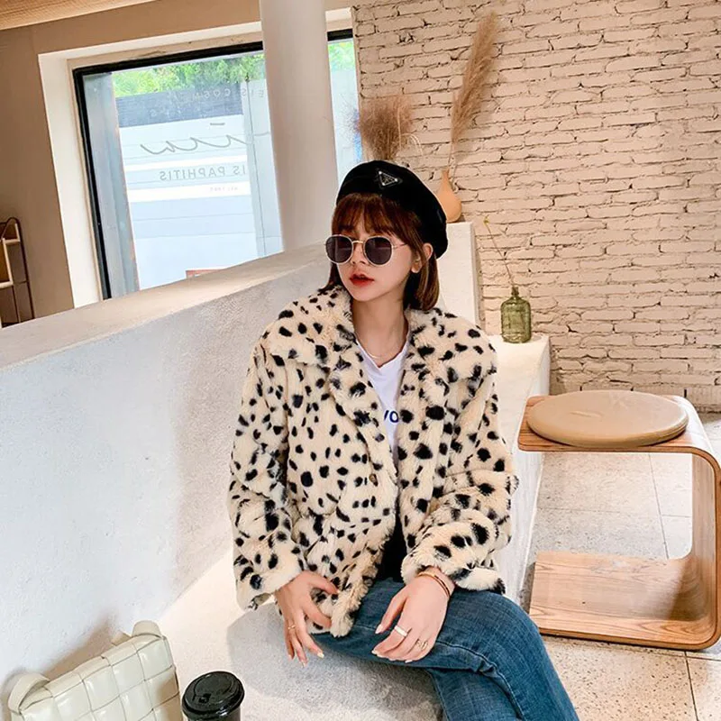 Leopard Short Fur Coats and Jacket Womens Winter 2022 Fashion Turn-Down Collar Plush Coat Woman Keep Warm Faux Fur Jackets Cute