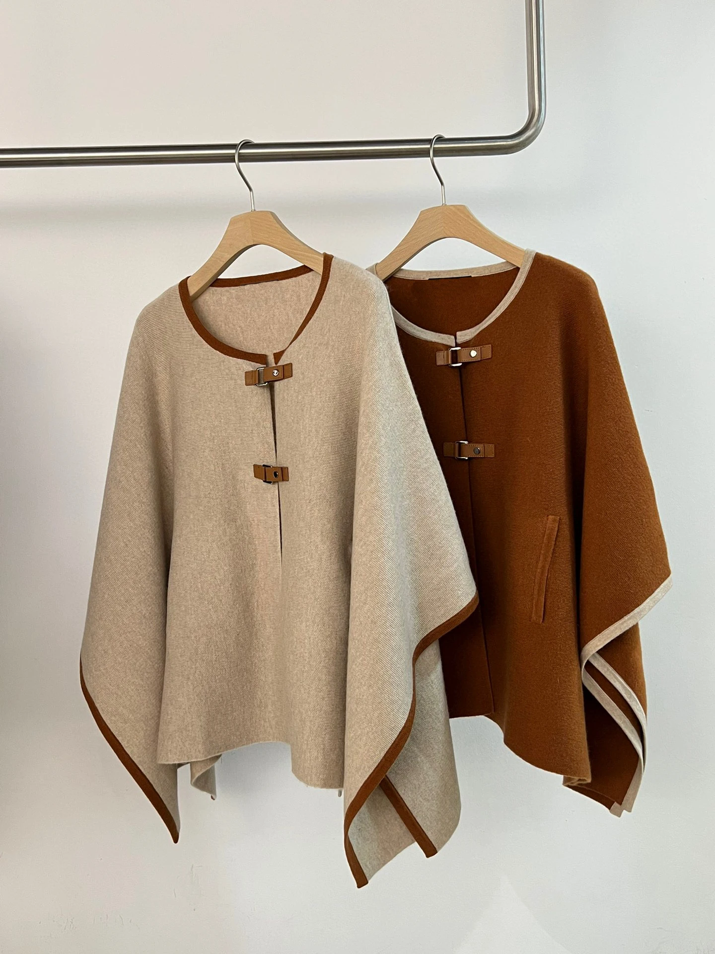 

Luxury cashmere knitted coat
