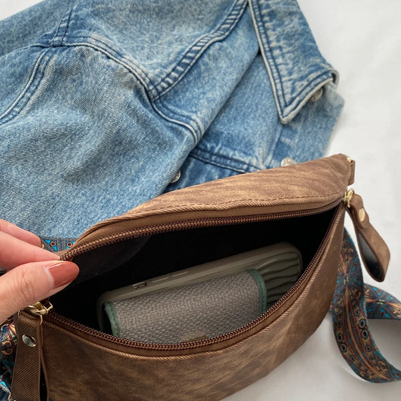 Women Stylish Crossbody Bag with Wide Strap Vintage Chest Bag PU Leather Fashion Sling Bag Female Daily Dating Bag