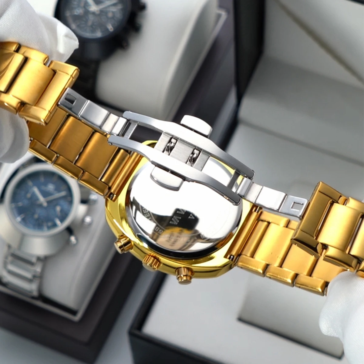 VA VA VOOM Men's Sporty Stainless Steel Fashion Watch with Oval Dial
