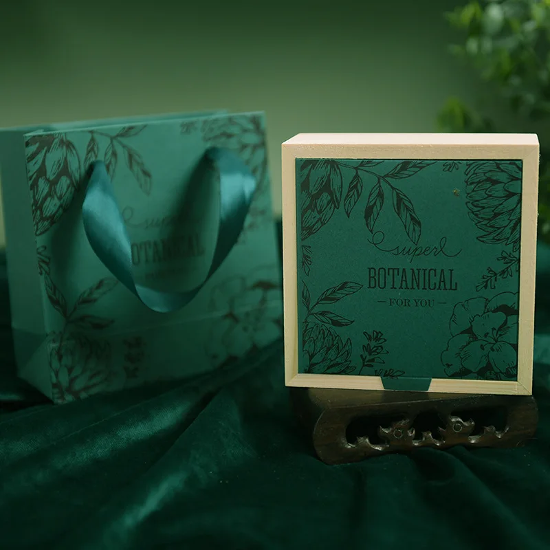 

Wedding gifts for guests Souvenirs Dark green wooden candy box suit sac cadeau Birthday Party Chocolate Paper gift box packaging