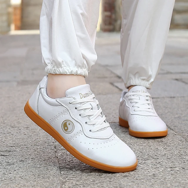 무술 수련자를 위한 편안하고 지지력 있는 남녀공용 무술 스니커즈