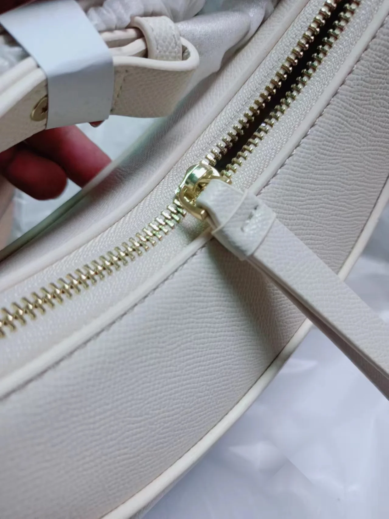 Borsa a spalla donna a mezzaluna con motivo litchi stile francese_voghion.com