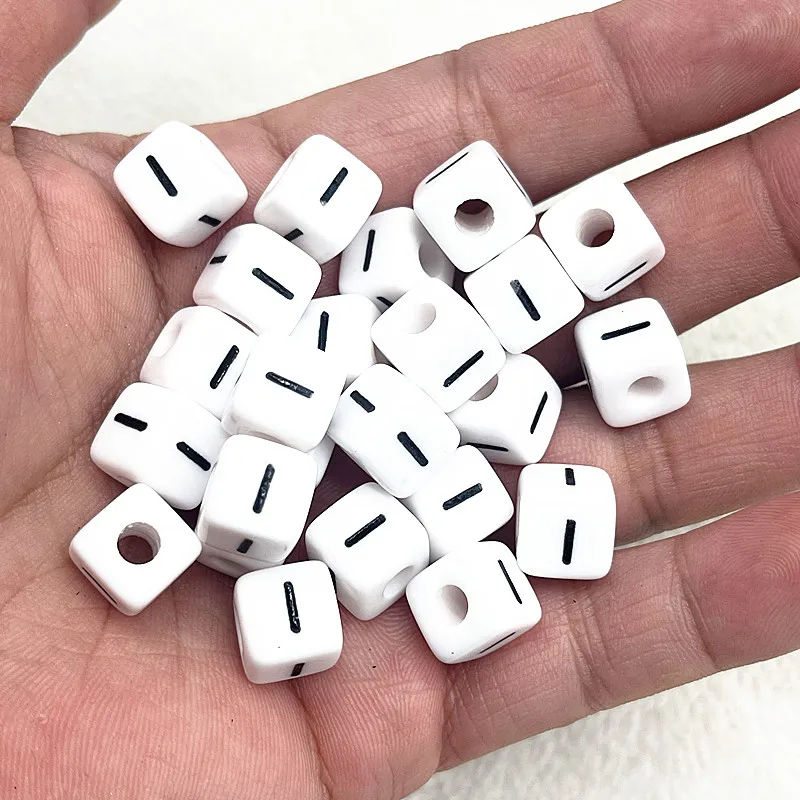 100Pcs 10mm Letter Beads Random Mixed Cubic Acrylic Beads White