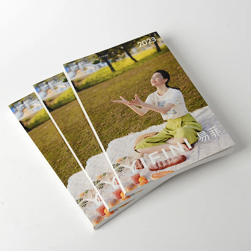 Customized product.Custom Cheap Popular Ladies Clothing Flyer Printing Fashion Brochure Printing