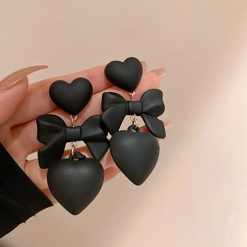 ヘアアクセサリー AVENCHUMU Loveheart'scakeheaddress BLACK ヘアアクセサリー AVENCHUMU Loveheart'scakeheaddress BLACK