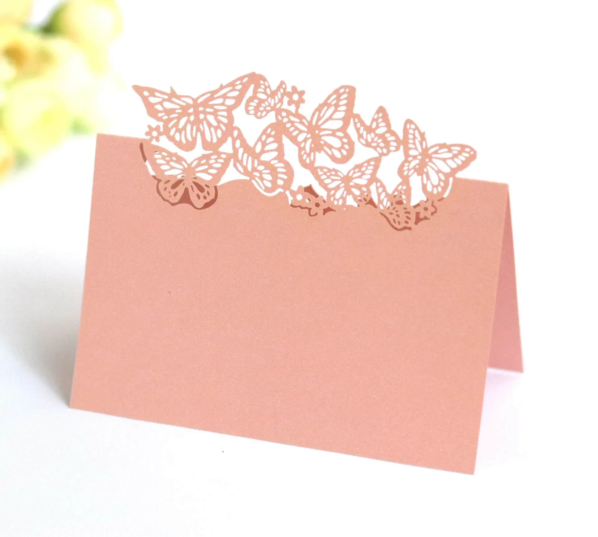 50pcs Seat Card Butterfly Hollow Heart Table Card Wedding Name Sign in Table Numbers Wedding Thank You Cards