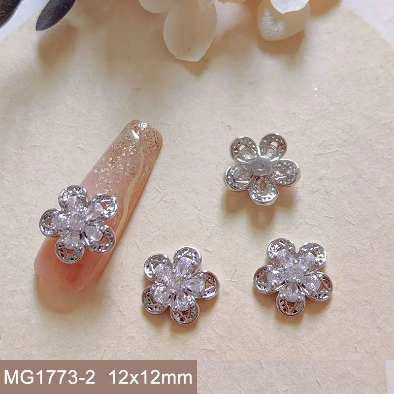 10개 여름 3D 5잎 꽃 지르콘 금속 네일 장식 피규어 쥬얼리 참 장식품 DIY 네일 아트 용품