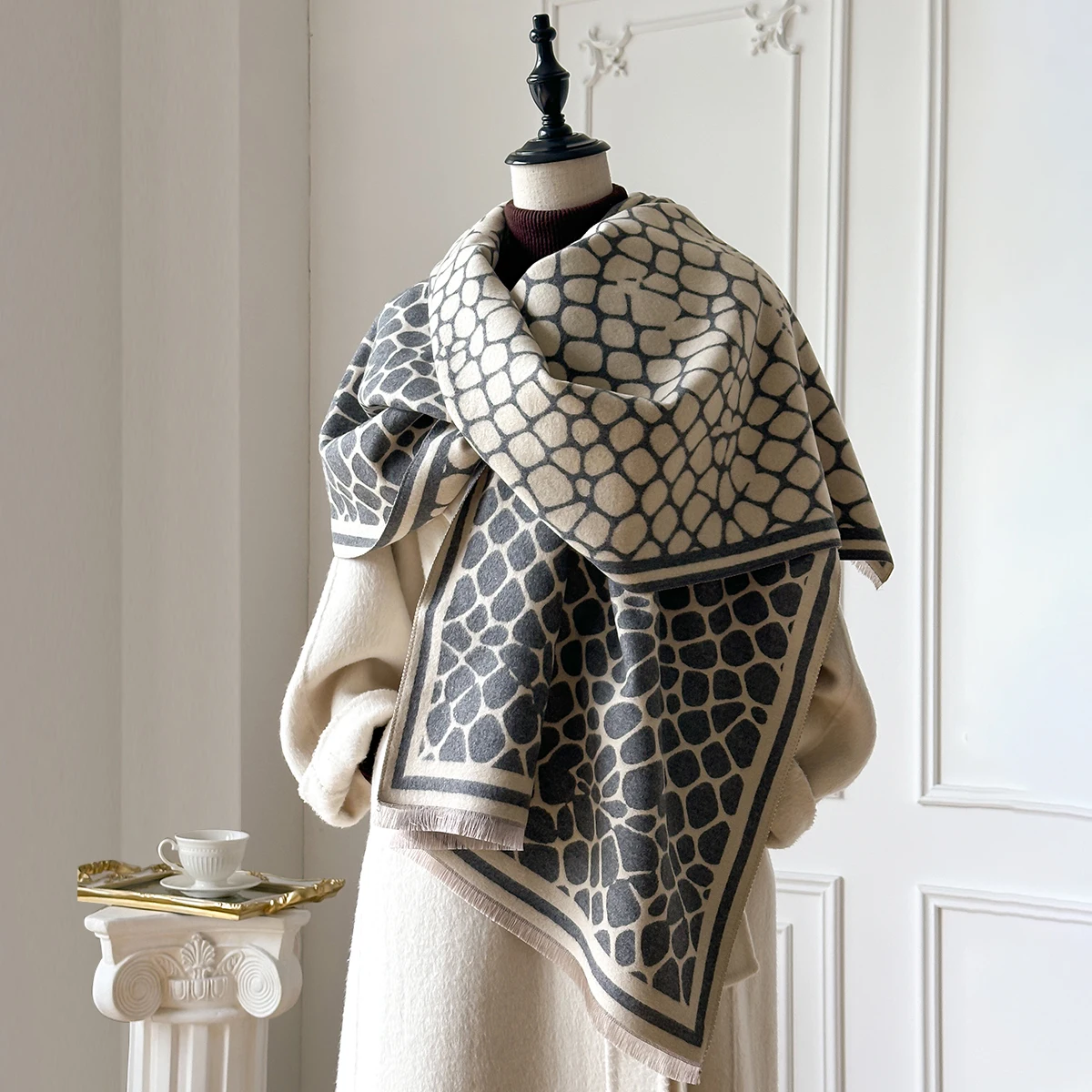 2025 New Design Winter Cashmere Scarf Women Elegant Warm Pashmina Blanket Poncho Scarves Female Leopard Print Shawl Bufanda