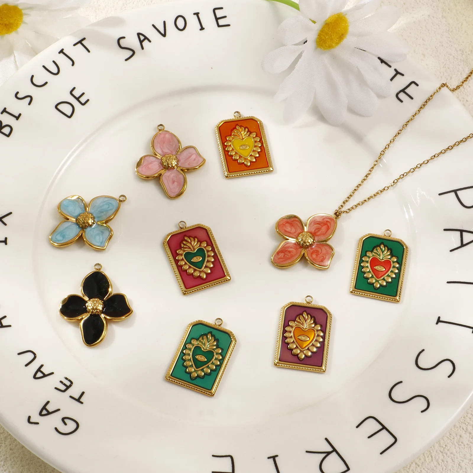 2 Stück 304 Edelstahl Charms 18 Karat echtes Gold vergoldet mehrfarbige Emaille Blume Ex Voto Herz Anhänger für DIY Halskette Herstellung – Detail 3