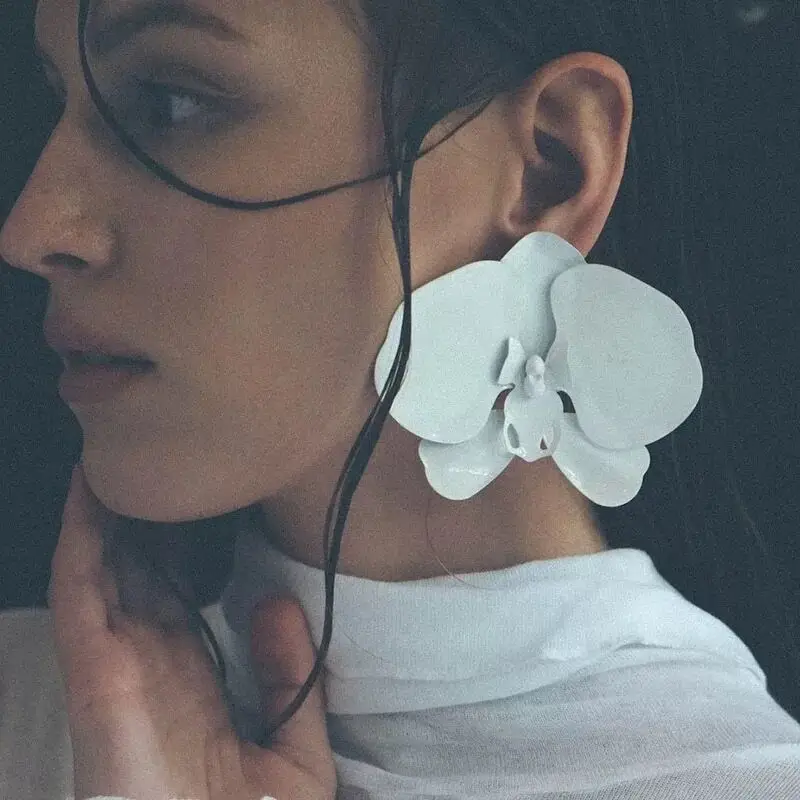 Metal Spray Painted Imitation Pearl Flower Earrings for Women Exaggerated Painted Floral Jewelry Gift flower earrings