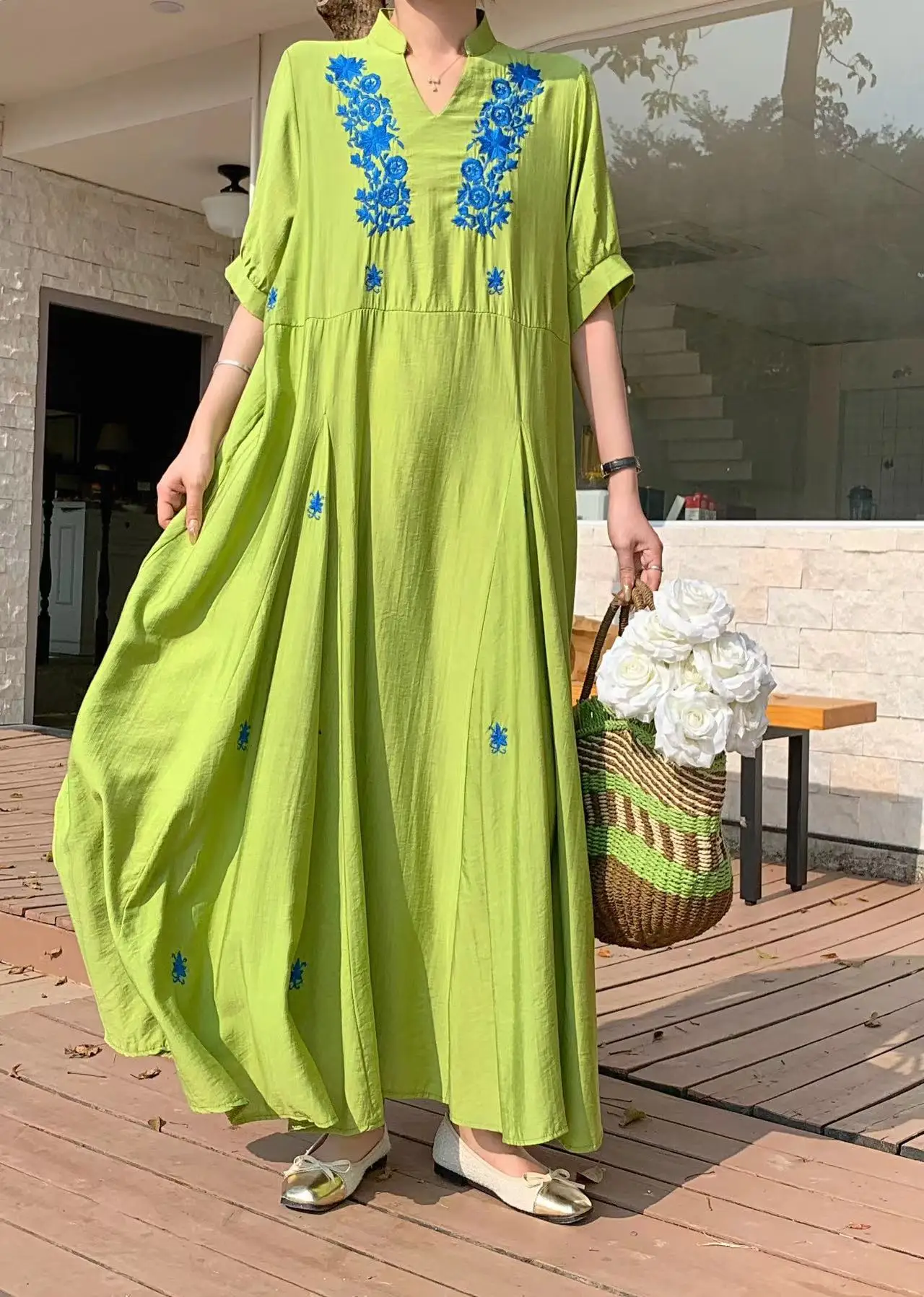 

2024 New Retro Embroidery Dress for Women Loose Slim Dress V-neck Lace Up A-line Dresses Summer Robe De Soiree Bleu Roi